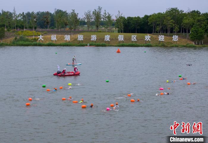 2025江苏盐城大纵湖生态铁人三项赛圆满落幕 团体