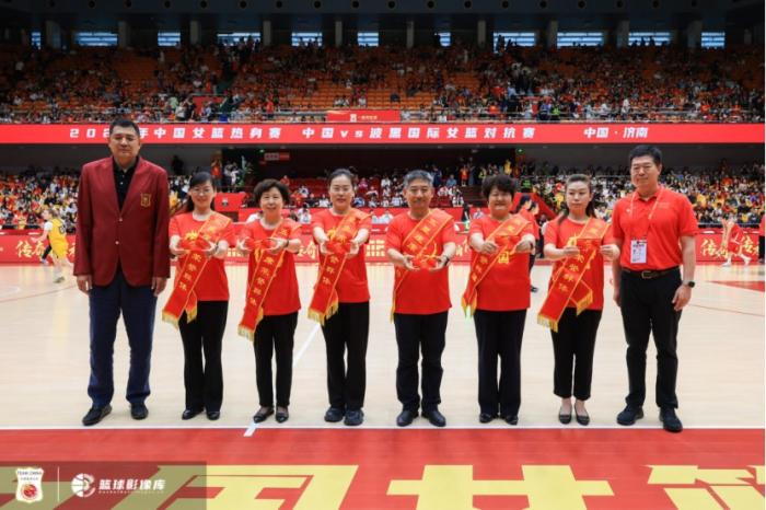 中国女篮亚洲杯开赛 城市英雄共襄盛举