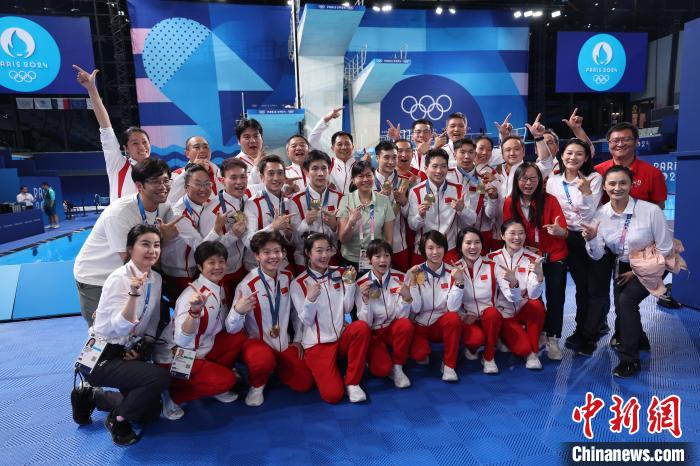 中国跳水梦之队巴黎奥运包揽8金 曹缘卫冕日本小