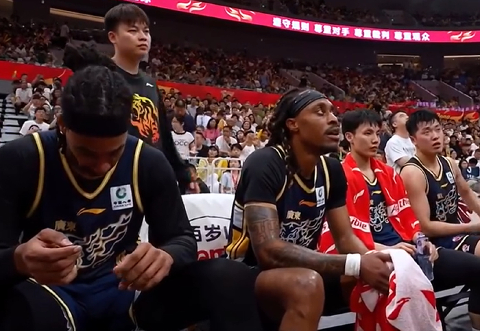 广东队大胜四川队42分暴露三大隐患 杜锋争冠概