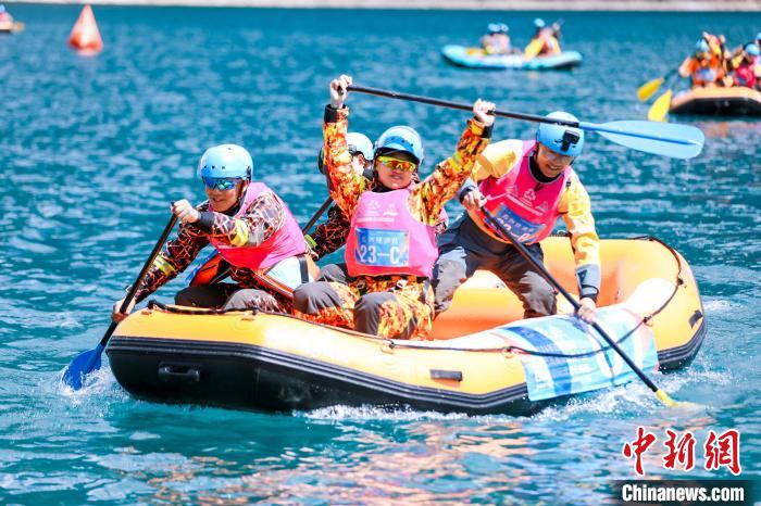 西藏林芝巴松措国际漂流公开赛启幕 首次亮相国