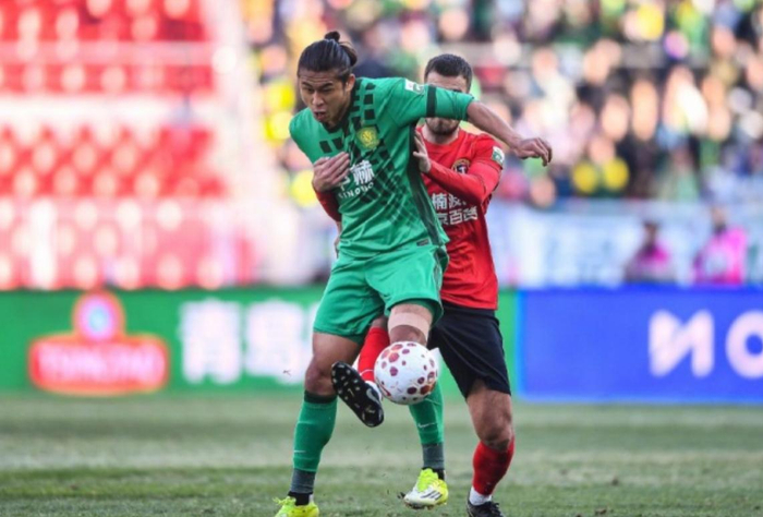 辽宁铁人2-1逆转国安，姆本扎点球建功