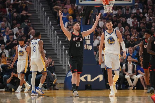 库里复出火箭客场力克勇士豪取6连胜