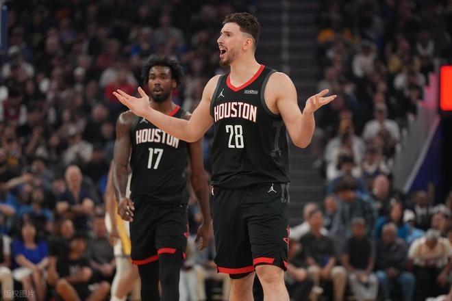 库里复出火箭客场力克勇士豪取6连胜